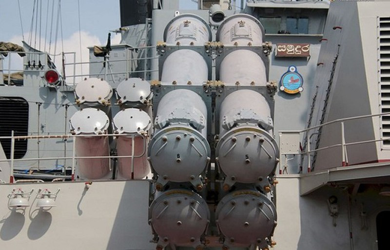 Vũ khí chính của tàu là hệ thống tên lửa đối hạm Uran-E, bắn tên lửa chống hạm Kh-35E. Kh-35E có thể tiêu diệt các tàu tên lửa dẫn đường, tàu phóng lôi và pháo động cơ và các tàu nổi có trọng tải đến 5.000 tấn.