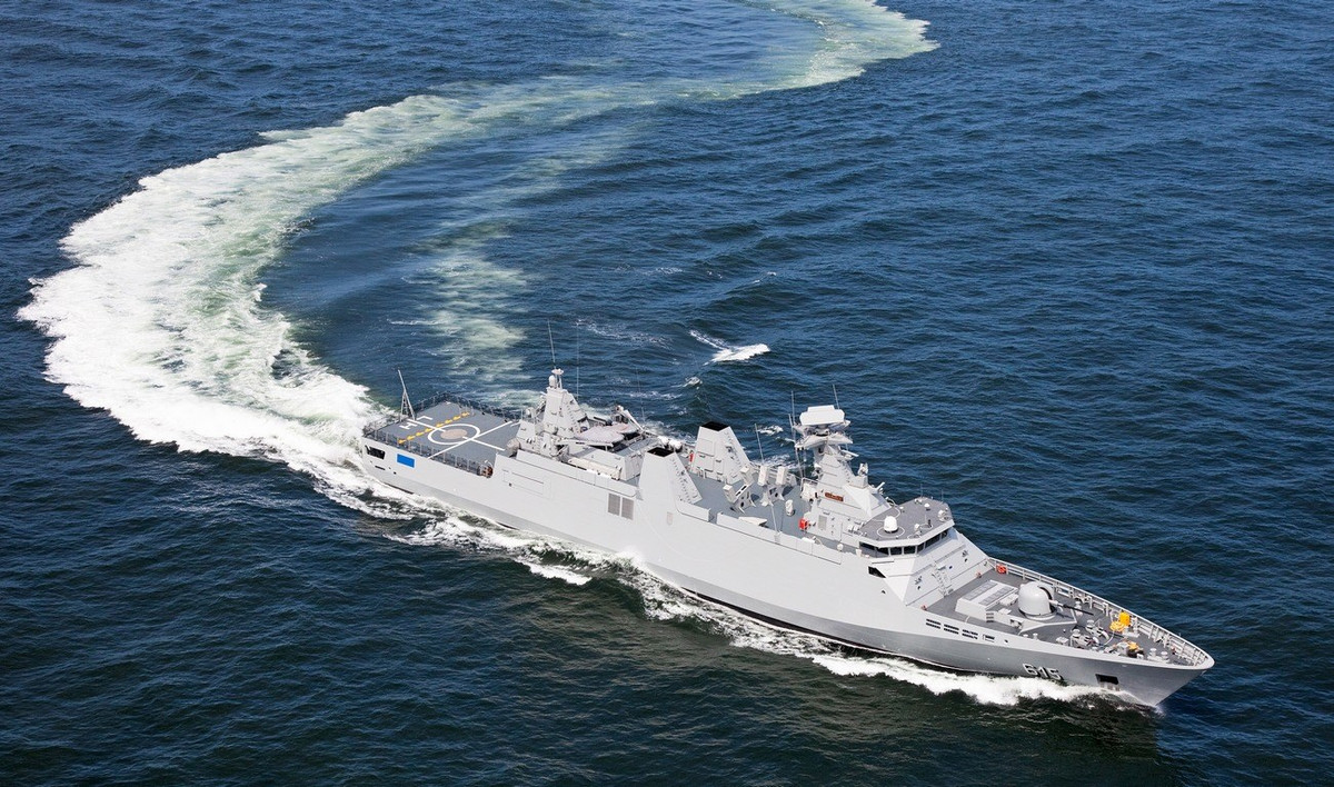 Lớp Gepard được trang bị hệ thống đẩy hỗn hợp diesel hoặc khí (CODOG) bao gồm hai tuabin khí và một động cơ diesel Kiểu 61D. Nguồn điện trên tàu được tạo ra bởi ba bộ máy phát điện diesel 600kW. Giúp tàu có thể hoạt động trong phạm vi 8.000 km và có tốc độ tối đa là 50 km/h. Nguồn ảnh: Pinterest.