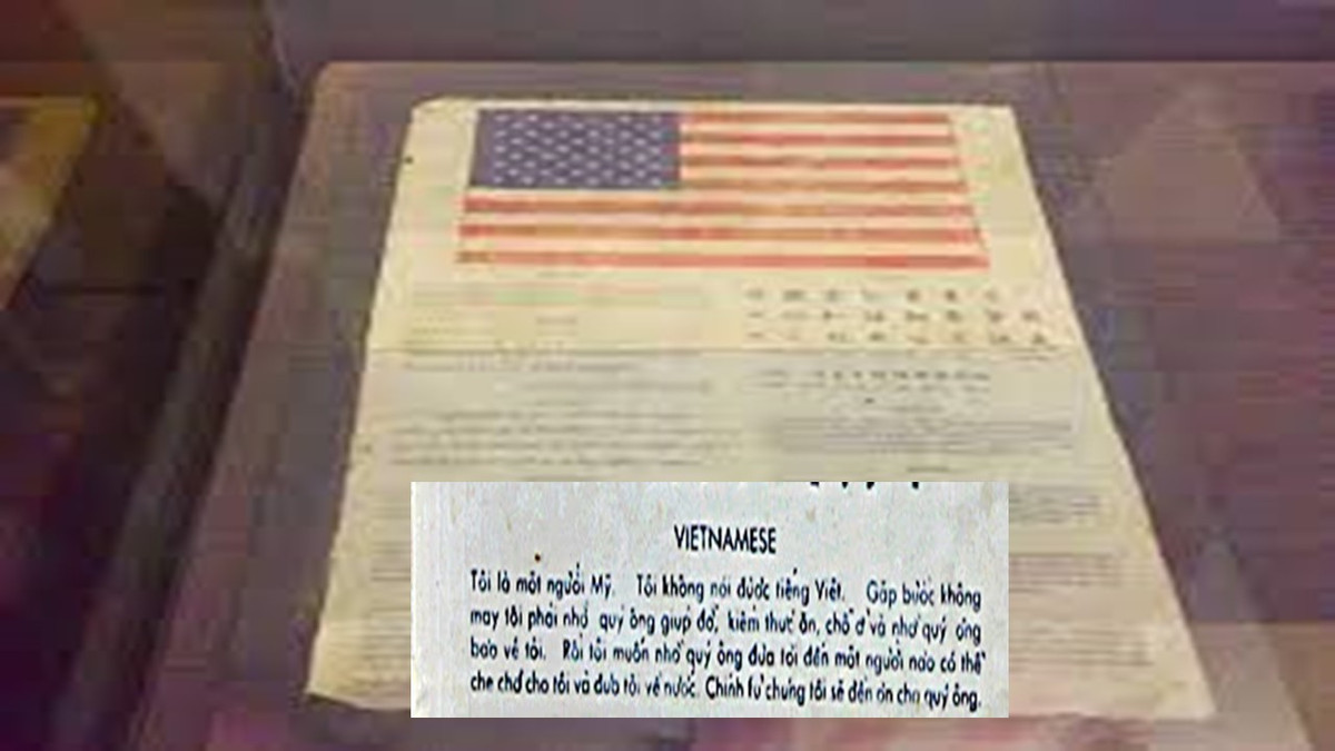 Ngoài ra còn có một “lá cờ ăn xin”, đây là một mảnh vải được viết bằng 14 thứ tiếng có nội dung yêu cầu giúp đỡ khi một công dân Mỹ gặp nạn. Mảnh vải này đã được khâu trên mỗi người lính và sĩ quan của quân đội Mỹ.