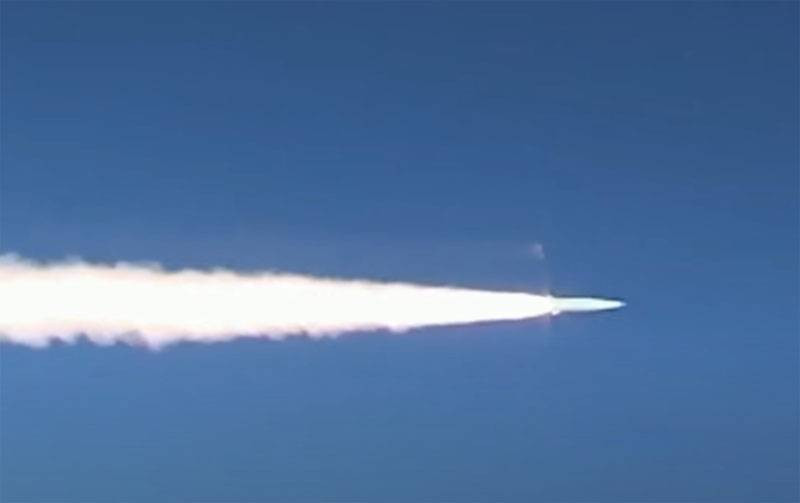 Việc phát triển những tên lửa siêu thanh như Kh-95, để trang bị cho không quân chiến lược tầm xa của Nga, là một nhiệm vụ rất kịp thời và quan trọng; tên lửa hành trình siêu thanh phóng từ trên không có tầm bắn xa, tốc độ siêu thanh làm giảm khả năng của các hệ thống phòng không hiện đại xuống gần như bằng không".