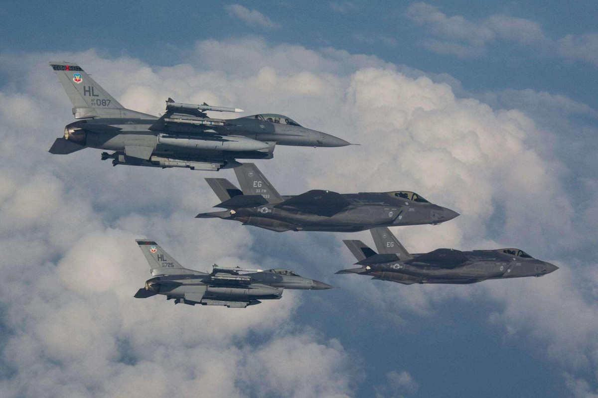 Do đó, hầu hết mọi chuyến bay hoặc đoàn xe mặt đất từ Iran đến Syria, đều kèm theo một cuộc tấn công tên lửa của Israel. Tại Tel Aviv, họ lên án Damascus là người "chứa chấp", vì việc này cho Iran cơ hội, chuẩn bị cho các cuộc tấn công tên lửa vào Israel từ lãnh thổ Syria; vì vậy Israel có quyền hành động phủ đầu, bằng bất kỳ biện pháp nào có thể.