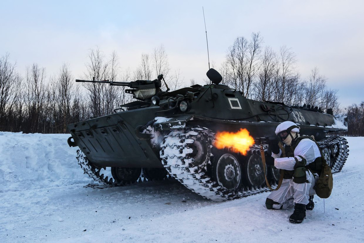 Như vậy với những vũ khí kế thừa của Chiến tranh Lạnh, được xây dựng rất tốt dưới thời Liên Xô, đã giúp Nga chuẩn bị tốt cho cuộc cạnh tranh ở Bắc Cực. Nếu tình trạng biến đổi khí hậu tiếp tục diễn ra, cơ hội cho quân đội Nga ở Bắc Cực là rất lớn. Nguồn ảnh: Pinterest.