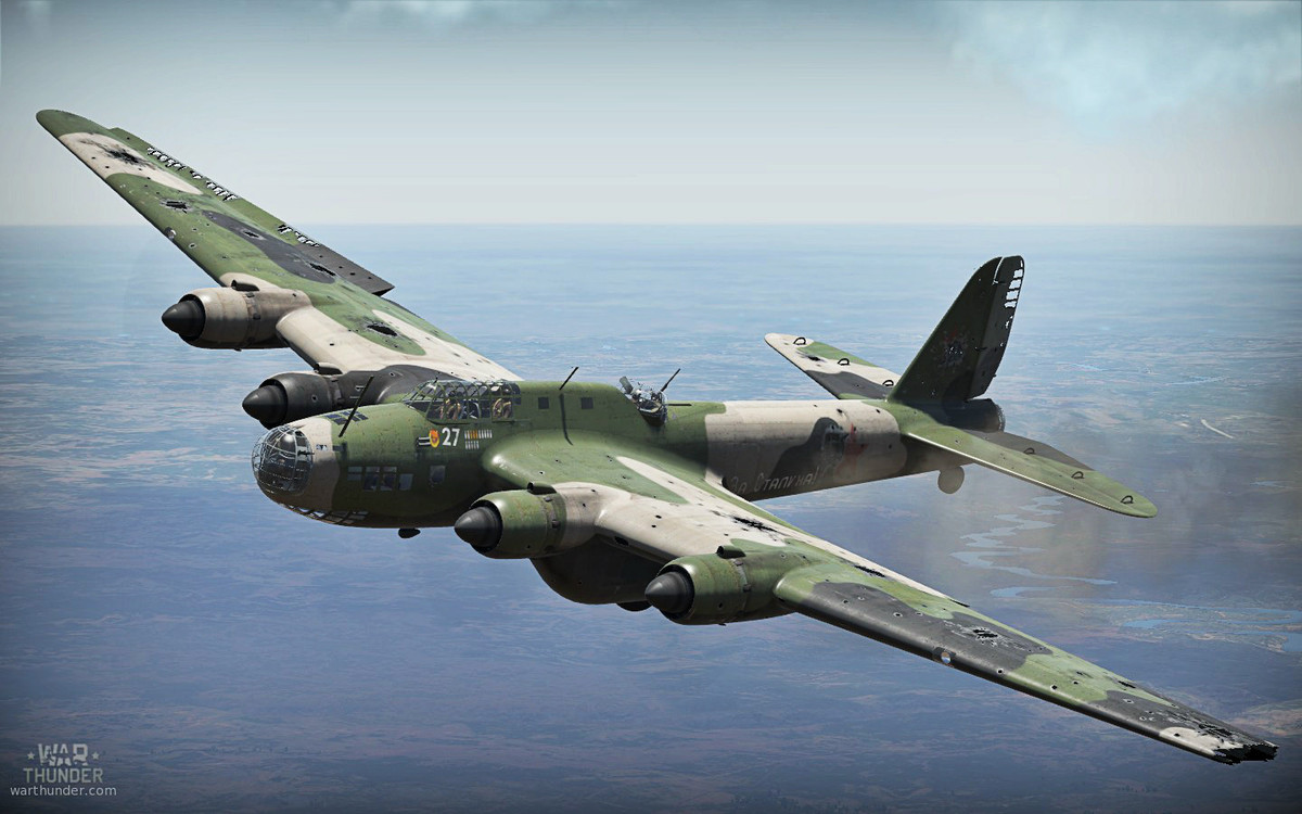 Thời gian đầu của cuộc chiến, Liên Xô đã sử dụng Pe-8, một máy bay ném bom gần như tương đương với Avro Lancaster và Boeing B-17 của Mỹ. Pe-8 không bao giờ đạt được mức độ thành công như hai máy bay Mỹ, phần lớn là do các vấn đề về thiết kế.