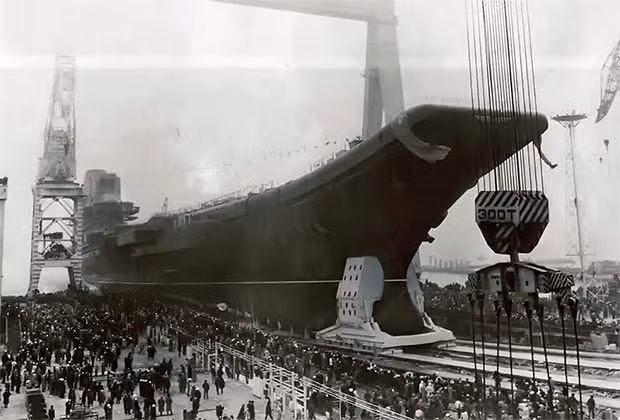 Tuy nhiên, cũng như rất nhiều hệ thống vũ khí của Liên Xô, chiến tranh Lạnh kết thúc và sự sụp đổ của Liên bang Xô viết khiến việc hoàn thành Ulyanovsk là không thể. Mặc dù chương trình tàu sân bay của Liên Xô đã thất bại nhưng nó cũng giúp tạo ra một lực lượng tàu kiểm soát trên biển và một đội ngũ phi công hải quân.