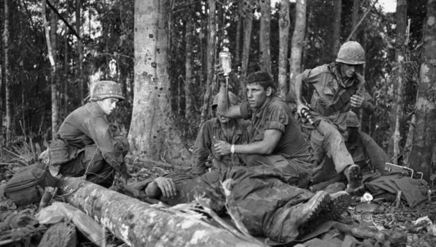 Bằng cách sử dụng lựu đạn gài, chốt chặn đường tiến quân của địch; gài trên bờ, gài dưới mương và dùng giàn thun bắn lựu đạn vào đội hình địch khi chúng co cụm, bộ đội ta đã gây cho địch nhiều tổn thất nặng nề, đặc biệt là sự hoang mang đến tột độ về mặt tâm lý.