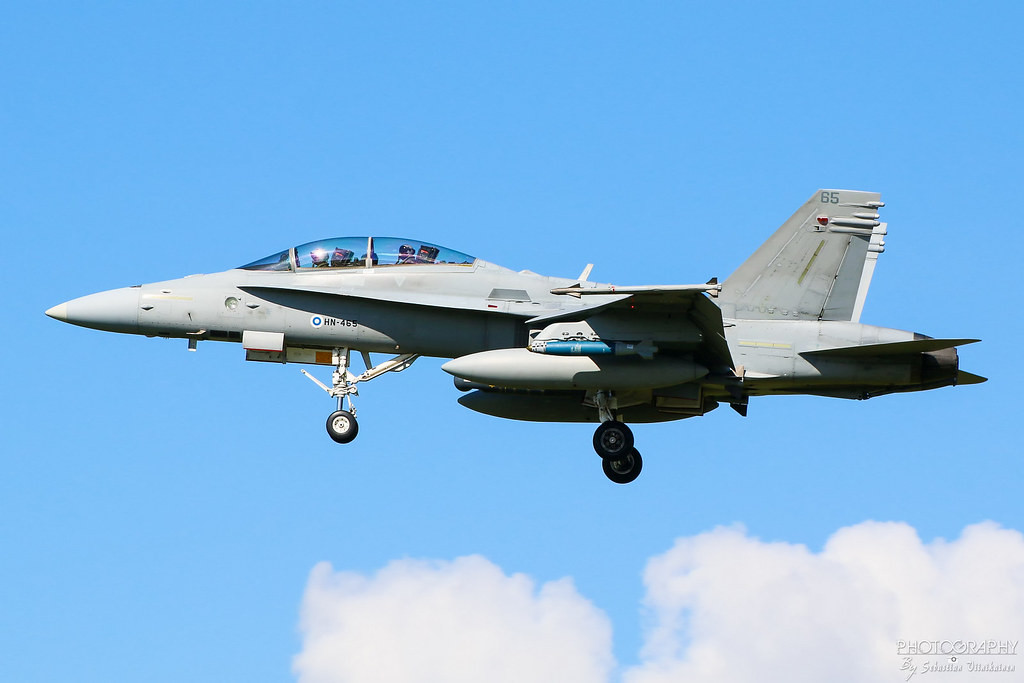 Khoảng 60% cơ sở bảo dưỡng máy bay F/A-18, có thể được sử dụng để bảo dưỡng Super Hornet, giúp tiết kiệm chi phí cho Không quân Phần Lan. Boeing nhấn mạnh rằng, việc chuyển đổi từ F/A-18 sang Super Hornet sẽ rất dễ dàng.