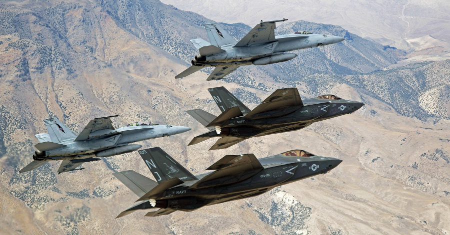 Hợp đồng mua 64 máy bay chiến đấu của Phần Lan, có tổng trị giá 12 USD; mới đây họ thông báo, đã nhận được sự đề nghị cung cấp của 5 công ty sản xuất máy bay nổi tiếng thế giới, bao gồm Dassault của Pháp, Lockheed Martin và Boeing của Mỹ, Công ty chế tạo máy bay châu Âu và Saab của Thụy Điển.