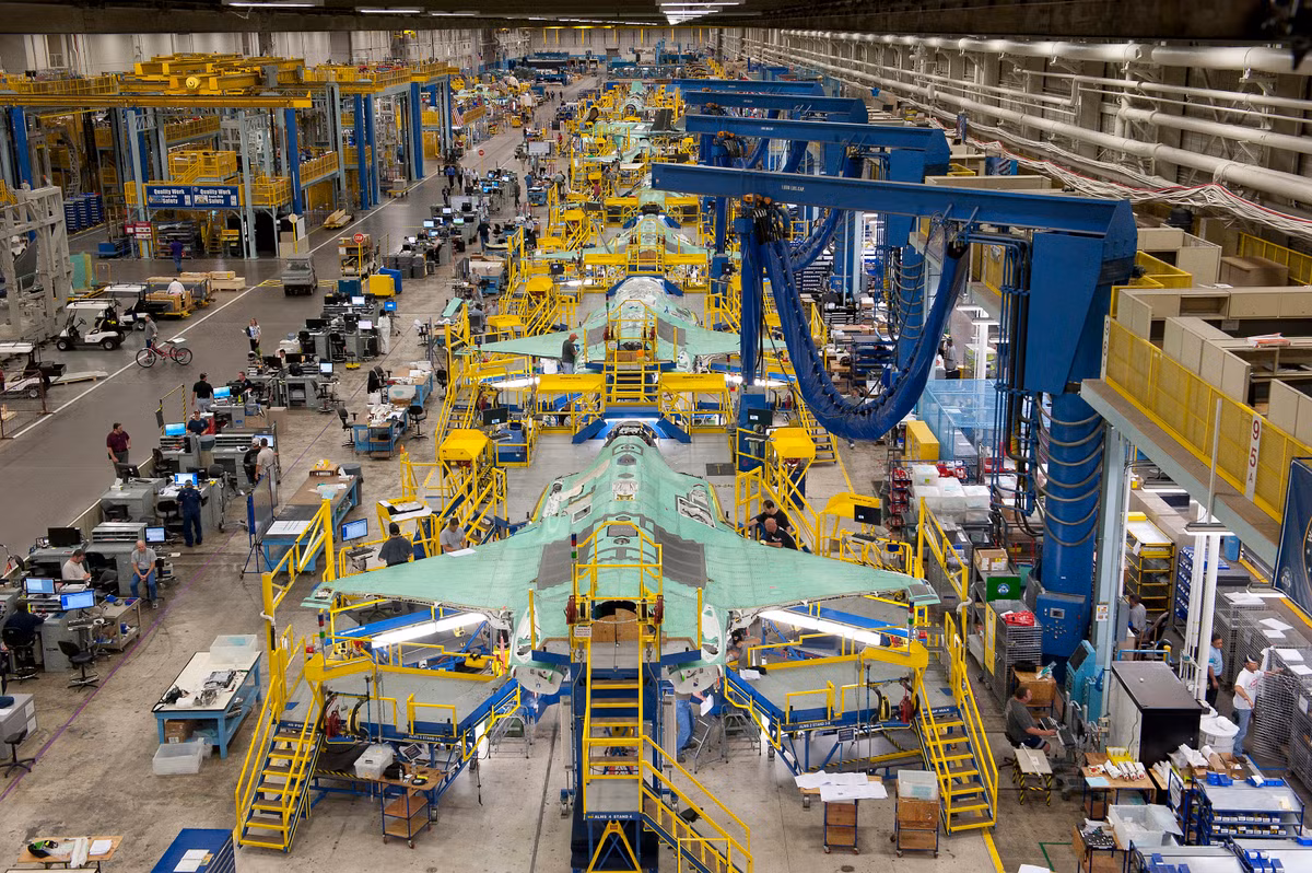 Điều này sẽ cho phép các linh kiện do Phần Lan sản xuất, không chỉ được sử dụng trên các máy bay chiến đấu F-35 của chính nước này, mà còn hỗ trợ cho phi đội F-35 toàn cầu. Việc sản xuất F-35 ở châu Âu có thể tăng thêm cơ hội hợp tác, đồng thời sẽ chia sẻ chi phí hơn nữa, và cuối cùng giá F-35 có thể sẽ giảm xuống.