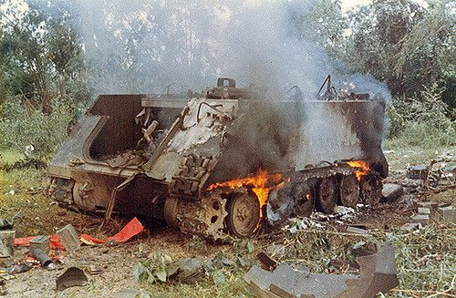 Lực lượng quân giải phóng đã tìm kiếm các phương pháp đối phó với M113. Để làm được điều này, những chiếc xe thiết giáp chở quân M113 sẽ bị dụ vào những khu vực trống trải và khó cơ động, những người lính sẽ dùng súng phóng lựu hoặc thậm chí là đại liên 12,7mm để triệt hạ các xe thiết giáp chở quân này.