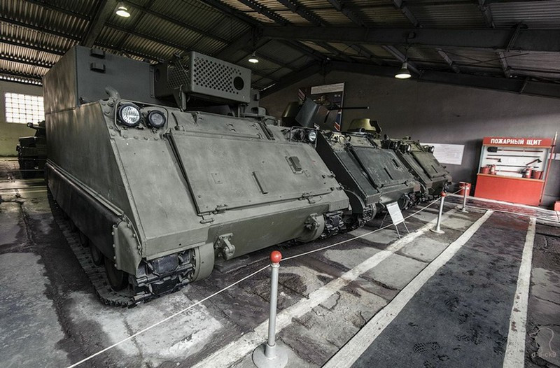 Những du khách đến thăm Bảo tàng Thiết giáp ở Kubinka gần Matxcova, với đủ loại thiết bị trong và ngoài nước được trưng bày, nhưng tất cả đều bị thu hút bởi ba chiếc xe thiết giáp M113 của Mỹ ngay từ lần đầu tiên.