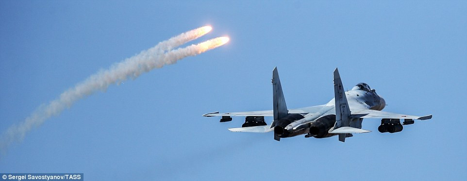 Do chiếc Su-35 trên để chế độ phóng đạn mồi bẫy ở chế độ tự động, khi cất cánh, sóng radar ở khu vực sân bay mạnh, khiến mồi bẫy bị kích hoạt tự động, phóng các quả đạn này ra. Từ đài chỉ huy, chỉ huy không lưu mặt đất tưởng máy bay bị cháy động cơ.