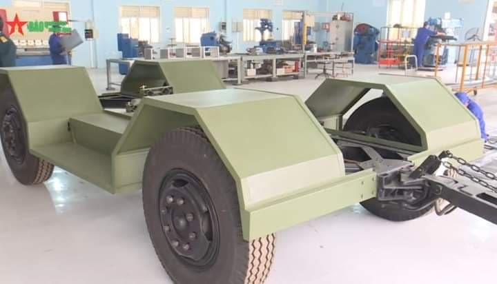 Xe sử dụng khung gầm 4x4 việt dã, nóc xe thiết kế cửa nóc để có thể triển khai các loại hỏa lực tùy theo phiên bản, phần khung gầm được thiết kế rất chắc chắn và khác xa các loại phương tiện dân dụng phổ thông hiện nay. Nguồn ảnh: QĐND.