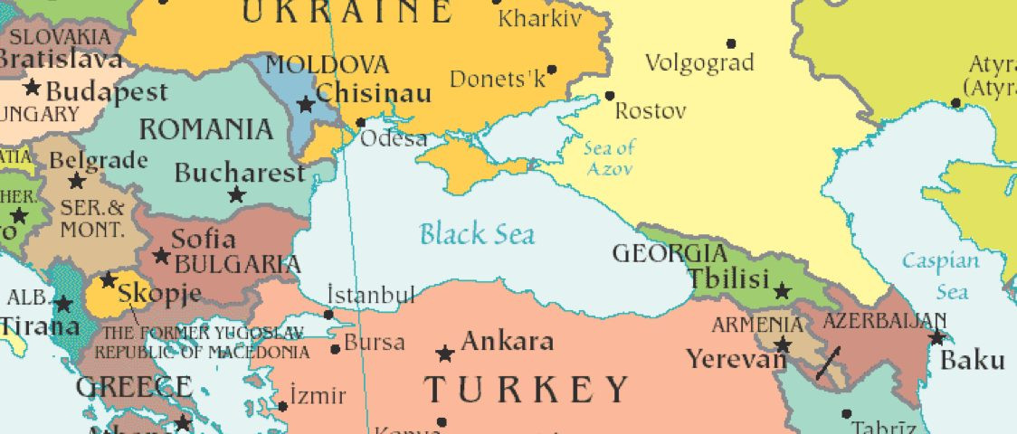 Vấn đề là Biển Đen không phải là của riêng nội bộ nước Nga, Moscow phải chia sẻ nó với các nước khác, trong đó Thổ Nhĩ Kỳ, Romania và Bulgaria đã là thành viên của khối NATO; Gruzia và Ukraine đang mơ ước tham gia liên minh quân sự này để chống Nga.