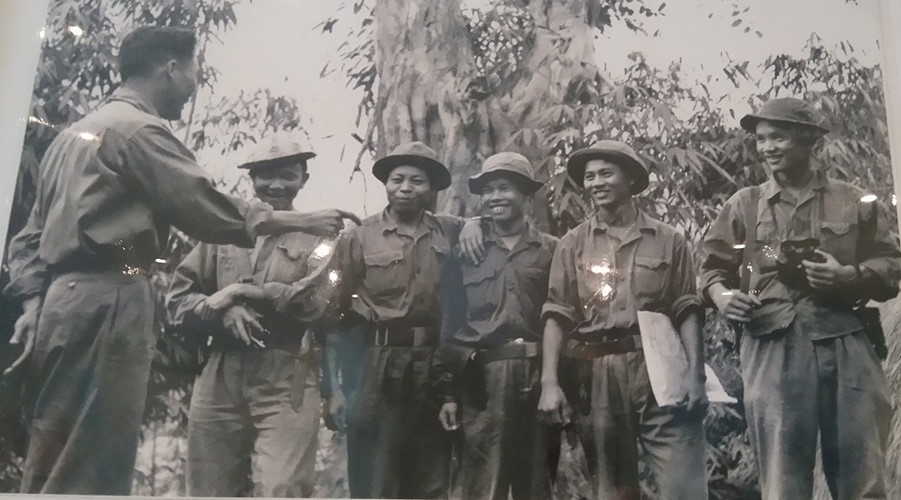 Vào thời điểm diễn ra trận đánh Cửa Việt, hai bên đã xây dựng tuyến phòng ngự vũng chắc từ 16/9/1972. Lực lượng phòng ngự trực tiếp ở tuyến này của Quân giải Phóng là các Trung đoàn 48, 64, 27 của Sư đoàn 320. Căn cứ hải quân Cửa Việt nằm ở phía Bắc tuyến này chừng 8 km.