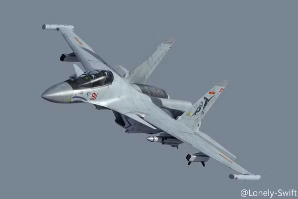 Khi mang toàn bộ khí tài tác chiến điện tử, J-16D vẫn còn 6 giá treo vũ khí. Trung Quốc đang sở hữu ba loại tên lửa diệt radar (ARM) khác nhau có thể gắn lên tiêm kích này. Tên lửa CM-103 chứa đầu đạn nặng 80 kg, tầm bắn gần 100 km và có thể đánh trúng các mục tiêu trên mặt đất và trên biển.