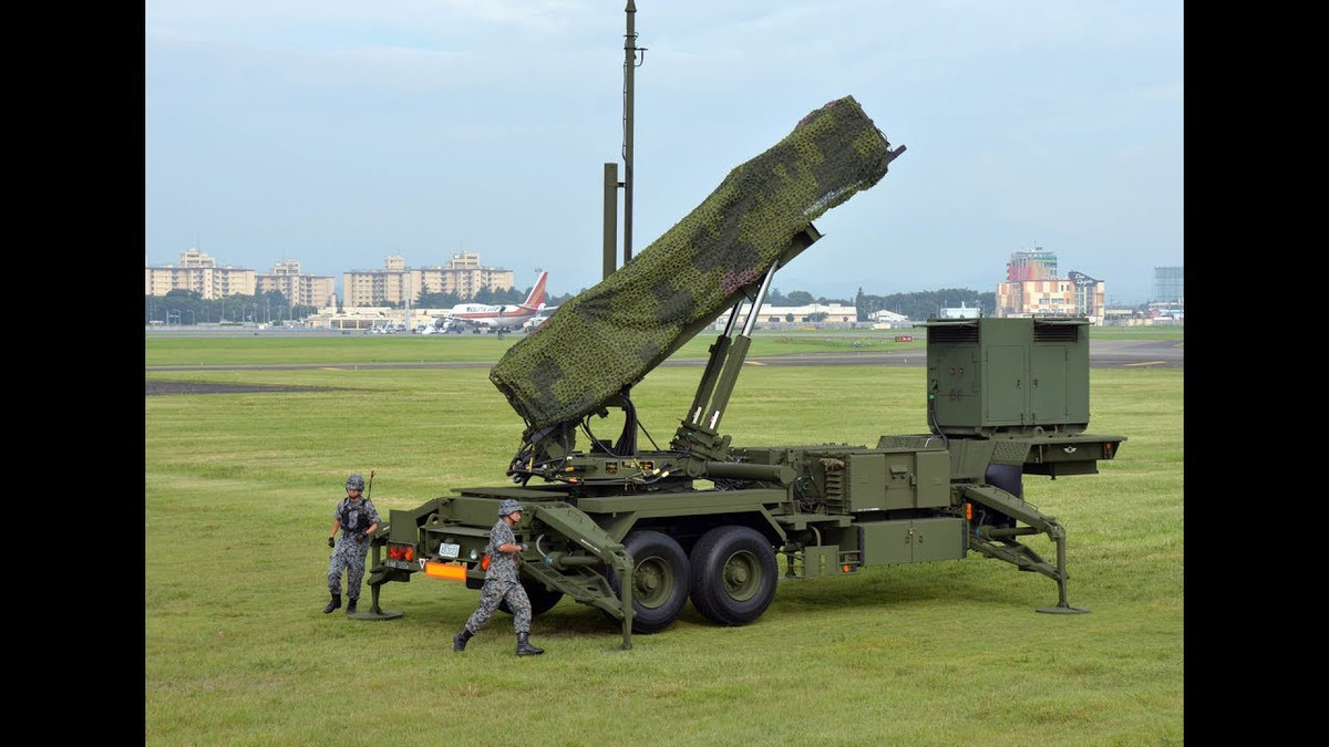 Ví dụ, nếu chiến tranh giữa hai miền nổ ra, và một chiếc J-5 của Triều Tiên bay vào không phận Hàn Quốc trong nhiệm vụ tấn công mục tiêu mặt đất, lực lượng đồng minh sẽ bằng mọi phương tiện bắn hạ nó. Nhưng ngay cả một tên lửa phòng không mặt đất như Patriot PAC-3, cũng có giá hơn 3 triệu USD.