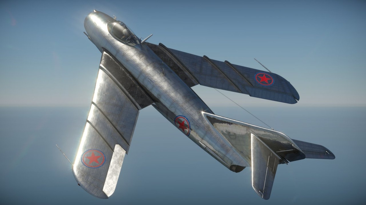 Nếu thậm chí chỉ một số ít vượt qua được lưới lửa phòng không, sẽ gây thiệt hại lớn cho Hàn Quốc. Do vậy Mỹ và Hàn Quốc không thể đánh giá thấp phi đội máy bay chiến đấu tối cổ của Triều Tiên, mà tiết kiệm đạn phòng không. Nguồn ảnh: KCNA.