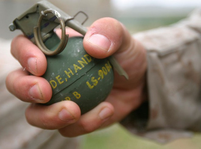 M-67 có dạng tròn dài, quả cầu nên còn gọi là “lựu đạn quả bóng”. Lựu đạn M-67 bắt đầu được sử dụng ở miền Nam Việt Nam từ khoảng năm 1969 và vẫn sử dụng đến tận ngày nay. M-67 vẫn là lựu đạn tiêu chuẩn của quân đội Mỹ với phiên bản cải tiến là lựu đạn M-68. Giá một quả lựu đạn M-67 vào năm 2021 của quân đội Mỹ vào khoảng 45 USD. 