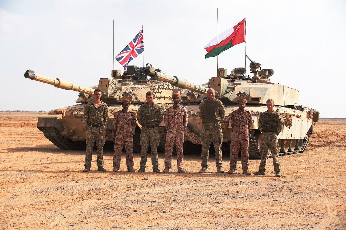 Theo Forbes, các quan chức chịu trách nhiệm về các dự án thiết bị quân sự lớn của Anh, kém năng lực đến mức nào? Mặc dù lực lượng thiết giáp Anh đã chi hàng tỷ USD kể từ năm 1997, nhưng không có mẫu xe tăng chủ lực mới nào, được chuyển giao cho quân đội.