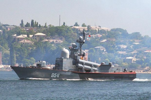 Trong cuộc chiến tranh Trung Đông lần thứ ba năm 1967, mặc dù lục quân và không quân Ai Cập bị Israel đánh bại, nhưng hải quân Ai Cập đã sử dụng tên lửa SS-N-2 Styx để đánh chìm thành công tàu khu trục Eilat của Israel có lượng choán nước tiêu chuẩn hơn 1.700 tấn.