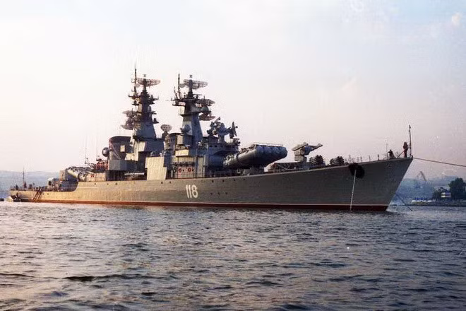 Với số tên lửa như vậy, Kenda có thể tung ra hai đợt tấn công bão hòa bằng tên lửa P-5, điều tuyệt đối không có trong hải quân thế giới lúc bấy giờ. Và tầm bắn 750 km cùng đầu đạn hạt nhân của tên lửa P-5, Kenda có khả năng "tàn phá" cả biên đội tàu sân bay Mỹ.