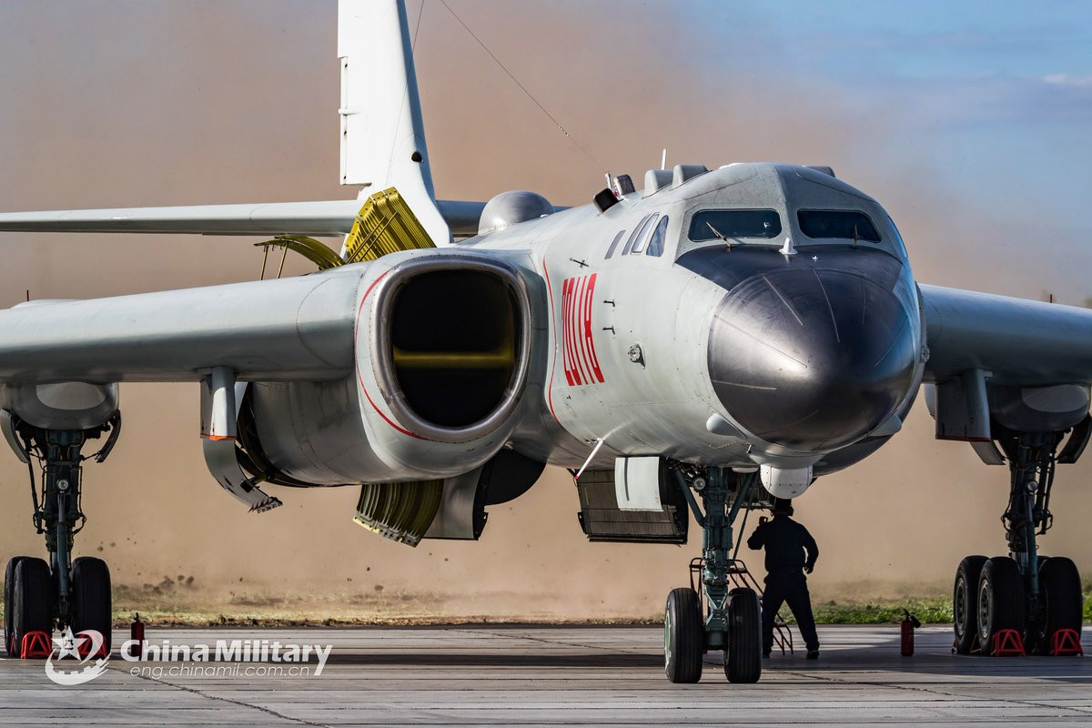 Trong những năm gần đây, PLA đã tiến hành những cải cách quan trọng, nhằm tăng cường sự phối hợp của các lực lượng khác nhau. Với số lượng ngày càng tăng của lực lượng máy bay ném bom tầm xa, đảm bảo cho chỉ huy Quân đội Trung Quốc có nhiều phương án lựa chọn, để hoàn thành nhiệm vụ bao vây.