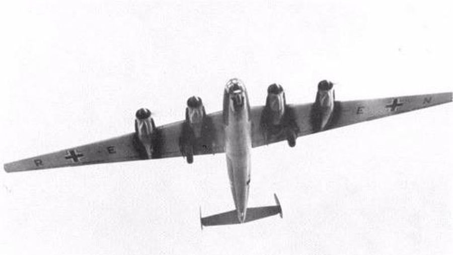 Điều này dẫn đến việc Nhật Bản tập trung thiết kế và sản xuất vào các loại máy bay chiến đấu thiên về phòng thủ. Do đó, các dự án máy bay ném bom hạng nặng cỡ lớn đã ít được quan tâm sau năm 1945 và dự án này cùng chung số phận với dự án máy bay ném bom Amerika của Đức. Nguồn ảnh: WarHistory.