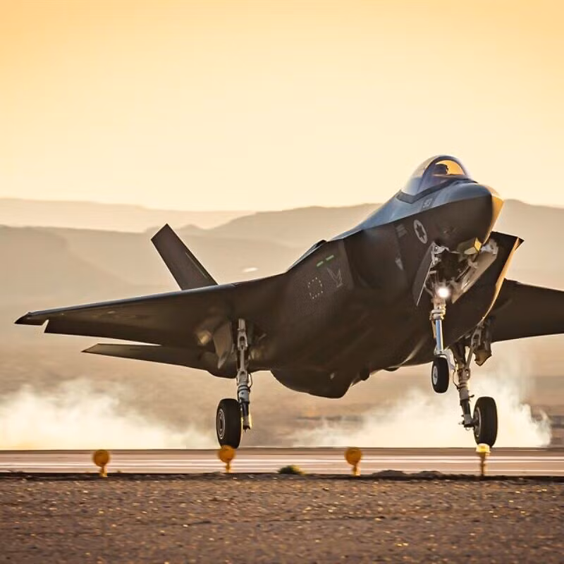 Trong trường hợp F-35 của Israel (thậm chí là của Mỹ), được sử dụng trong cuộc xung đột giữa Syria và Israel bị vũ khí do Nga sản xuất bắn hạ thành công, thì quân đội Mỹ cũng tự hạ thấp hình ảnh của F-35; chắc chắn Mỹ không muốn gặp tình huống như vậy.