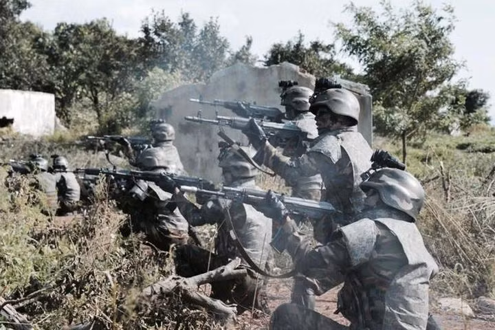 Các cố vấn quân sự Triều Tiên đã có mặt từ lâu trong quân đội Syria, đóng vai trò then chốt cả trong cả thời bình và thời chiến; sự trợ giúp của Triều Tiên là sự giúp đỡ vô giá, cho nỗ lực chiến tranh liên tục của Damascus ngày nay.