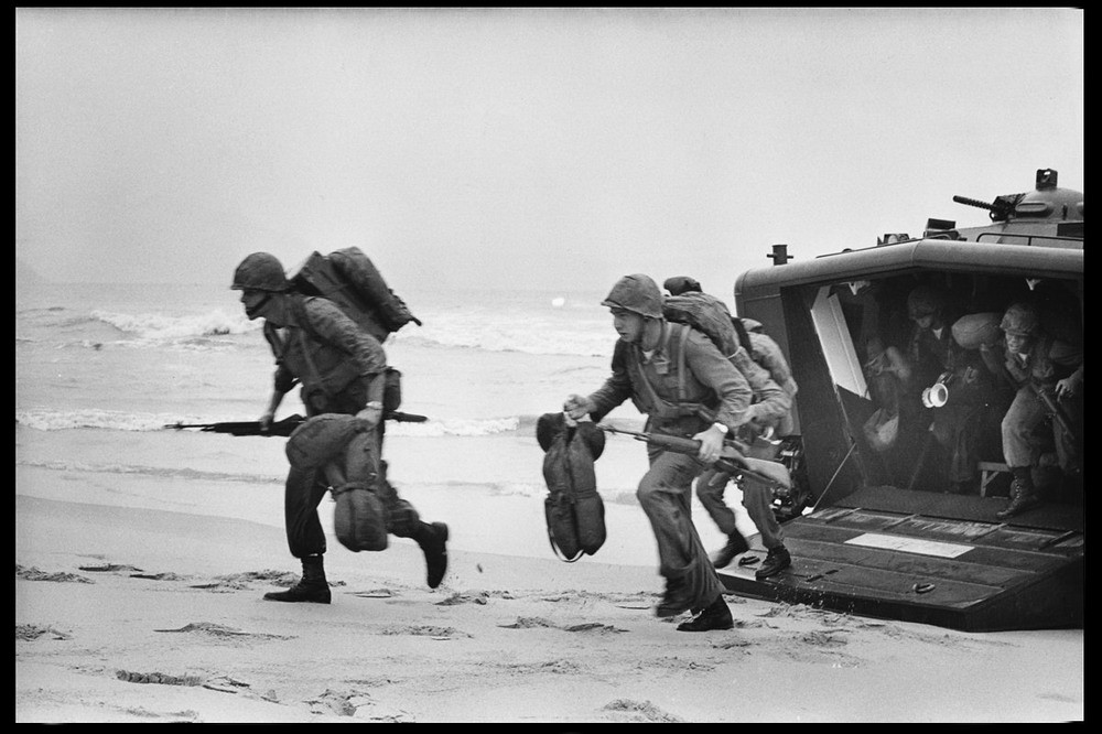 Năm 1965, quân Mỹ bắt đầu ồ ạt vào miền Nam. Để đánh đòn phủ đầu, Bộ chỉ huy Quân giải phóng miền Nam giao cho Quân khu Sài Gòn-Gia Định đánh vào tòa đại sứ quán Mỹ, để gây tiếng vang cổ vũ chiến trường Nam Bộ và cả nước.