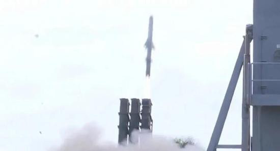 Số ống phóng của loại tên lửa này được lắp trên tàu khu trục Haguro mới được đưa vào biến chế trong JMSDF hôm 13/3 vừa qua, có số lượng ít hơn so với các phiên bản chống hạm lắp trên các khu trục hạm trược đó của JMSDF; ống phóng được lắp ở giữa thân tàu, có đặc điểm là góc nâng của bệ phóng tên lửa tương đối lớn.