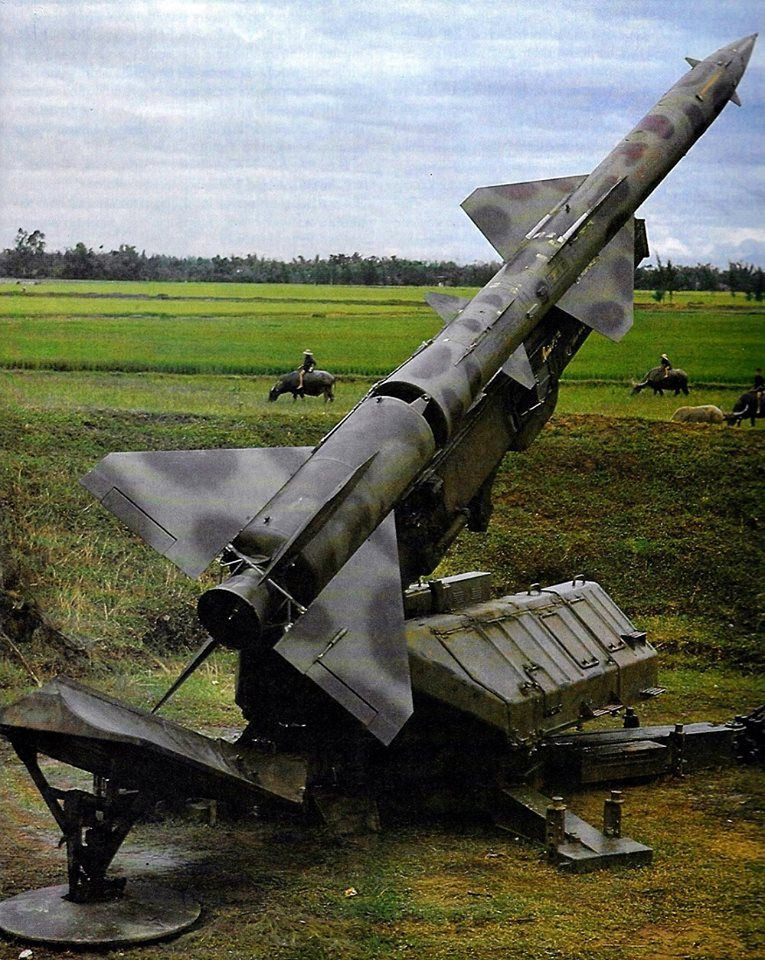 Hệ thống phòng không S-75 di động, được phát triển dựa trên hệ thống phòng không Berkut. S-75 sử dụng tên lửa V-750. Ngoài ra, bệ phóng SM-63 và phương tiện vận tải PR-11 cũng được phát triển. Năm 1957, hệ thống phòng không S-75 được đưa vào trang bị.