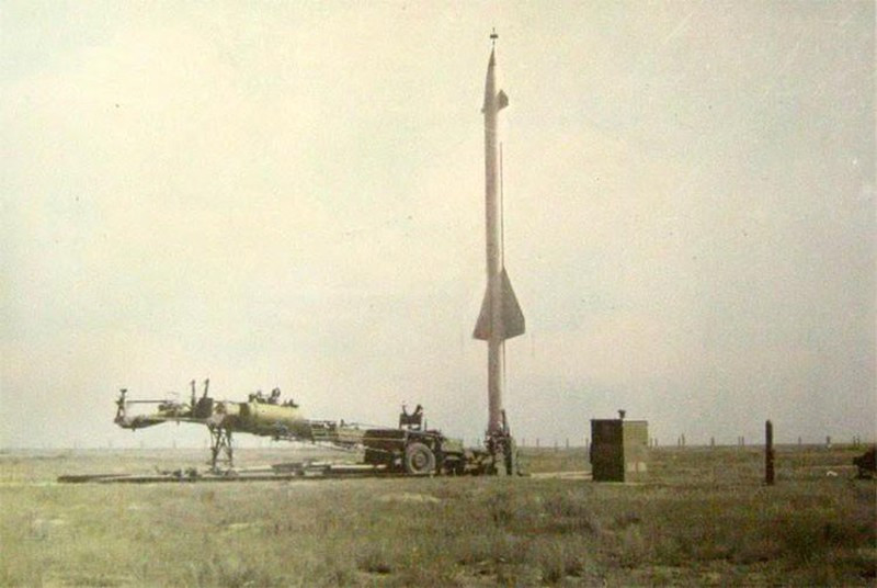 Vào tháng 8/1950, giới lãnh đạo Liên Xô quyết định tạo ra một hệ thống phòng không sử dụng tên lửa, không sử dụng pháo và sẽ có một mạng lưới radar tiên tiến.