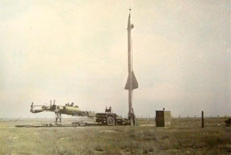 Vào tháng 8/1950, giới lãnh đạo Liên Xô quyết định tạo ra một hệ thống phòng không sử dụng tên lửa, không sử dụng pháo và sẽ có một mạng lưới radar tiên tiến.