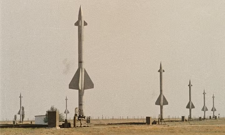 Tuy nhiên, rõ ràng là hệ thống tên lửa phòng không Berkut cũng không tránh khỏi những nhược điểm nhất định. Thứ nhất, hệ thống tên lửa phòng không Berkut rất tốn kém về chế tạo và bảo trì.