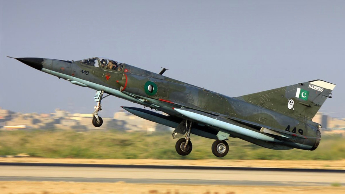 Việc mua J-10C của Pakistan cho đến nay vẫn là lựa chọn khả dĩ nhất nếu nước này muốn mua các máy bay chiến đấu mới ngoài JF-17, với việc Trung Quốc có khả năng cung cấp máy bay này với những điều kiện rất có lợi do quan hệ đối tác chiến lược chặt chẽ giữa hai nước. Nguồn ảnh: Flickr.