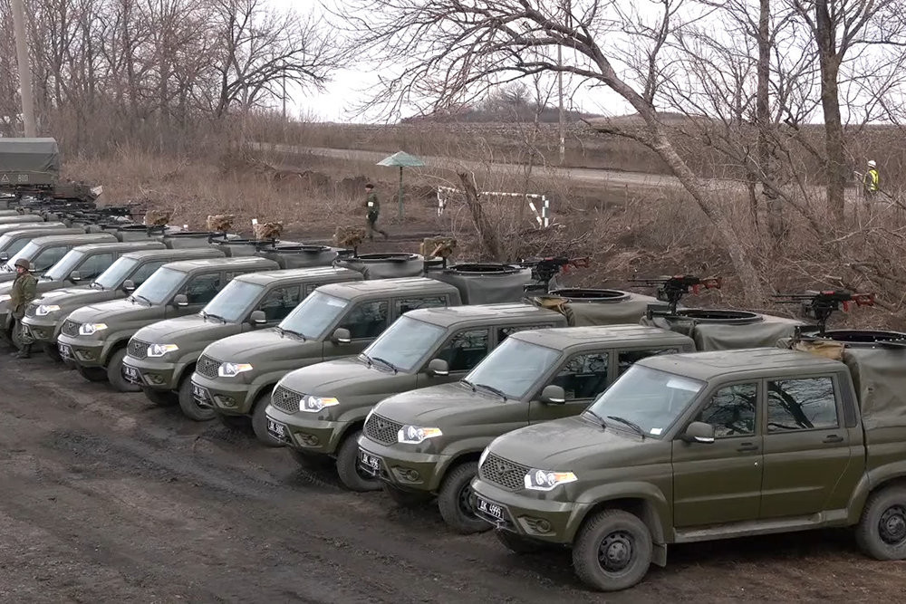 Mặc dù Kiev có thể tự mình đối phó với phe ly khai, nhưng "tại thời điểm này trong cuộc xung đột thật khó để tách phe ly khai khỏi người Nga", Radin nói và nói thêm rằng Moscow có thể tăng cường sự hỗ trợ cho phe ly khai để chống lại các lực lượng mà Ukraine đưa tới.