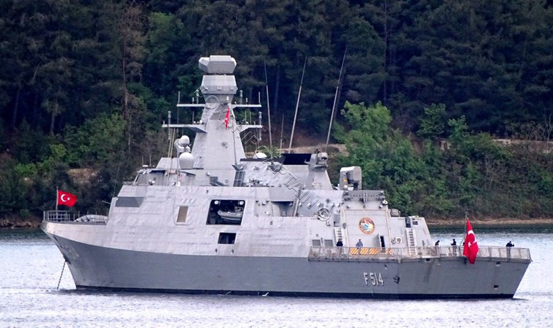 Kiev đã ký một thỏa thuận với Thổ Nhĩ Kỳ về đóng một tàu hộ tống lớp Ada không rõ số lượng có thể bắn tên lửa chống hạm. Hải quân Ukraine cũng hy vọng sẽ mua được 16 tàu tuần tra Mark VI mới từ Mỹ, ít nhất hai trong số đó sẽ được chuyển giao vào cuối năm 2022.