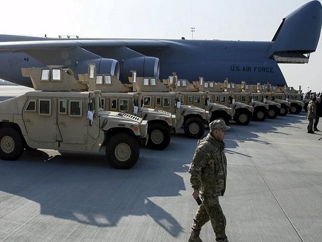 Ukraine đã tăng ngân sách quốc phòng lên 4,1% GDP vào năm 2020 và phần lớn số tiền đó đã được dùng để tái trang bị. Ngoài tên lửa chống tăng Javelin do Mỹ sản xuất, Mỹ còn cung cấp cho Ukraine những chiếc Humvee bọc thép, thuyền bơm hơi, radio, hệ thống pháo phản lực và nhiều tàu tuần tra ....