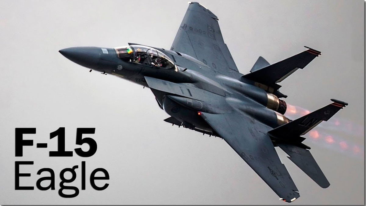 Mặc dù F-15EX, được gọi là “Siêu đại bàng (Super Eagle)”, nhưng có hình dáng không khác lắm so với F-15 cũ; khác biệt lớn nhất là bên trong, khi F-15EX được trang bị hệ thống điện tử hàng không tiên tiến hơn và radar quét mảng pha điện tử chủ động (AESA).