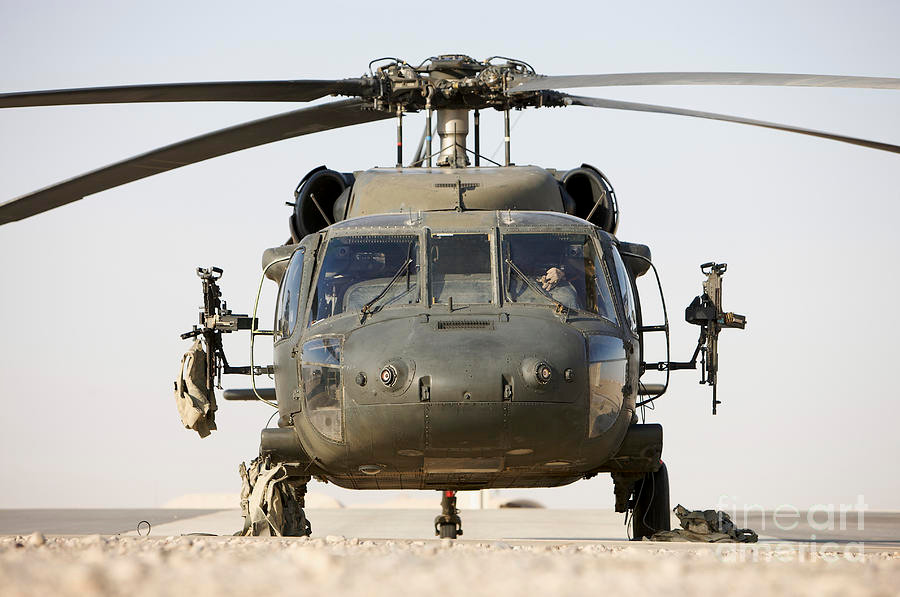 UH-60L Blackhawk là bản nâng cấp cho UH-60A Blackhawk, được đưa vào sử dụng trong Quân đội Mỹ từ năm 1978. Việc sản xuất UH-60L bắt đầu vào năm 1989, với việc chuyển đổi các máy bay UH-60A hiện có, sang tiêu chuẩn "L" cũng như sản xuất khung máy bay mới. 