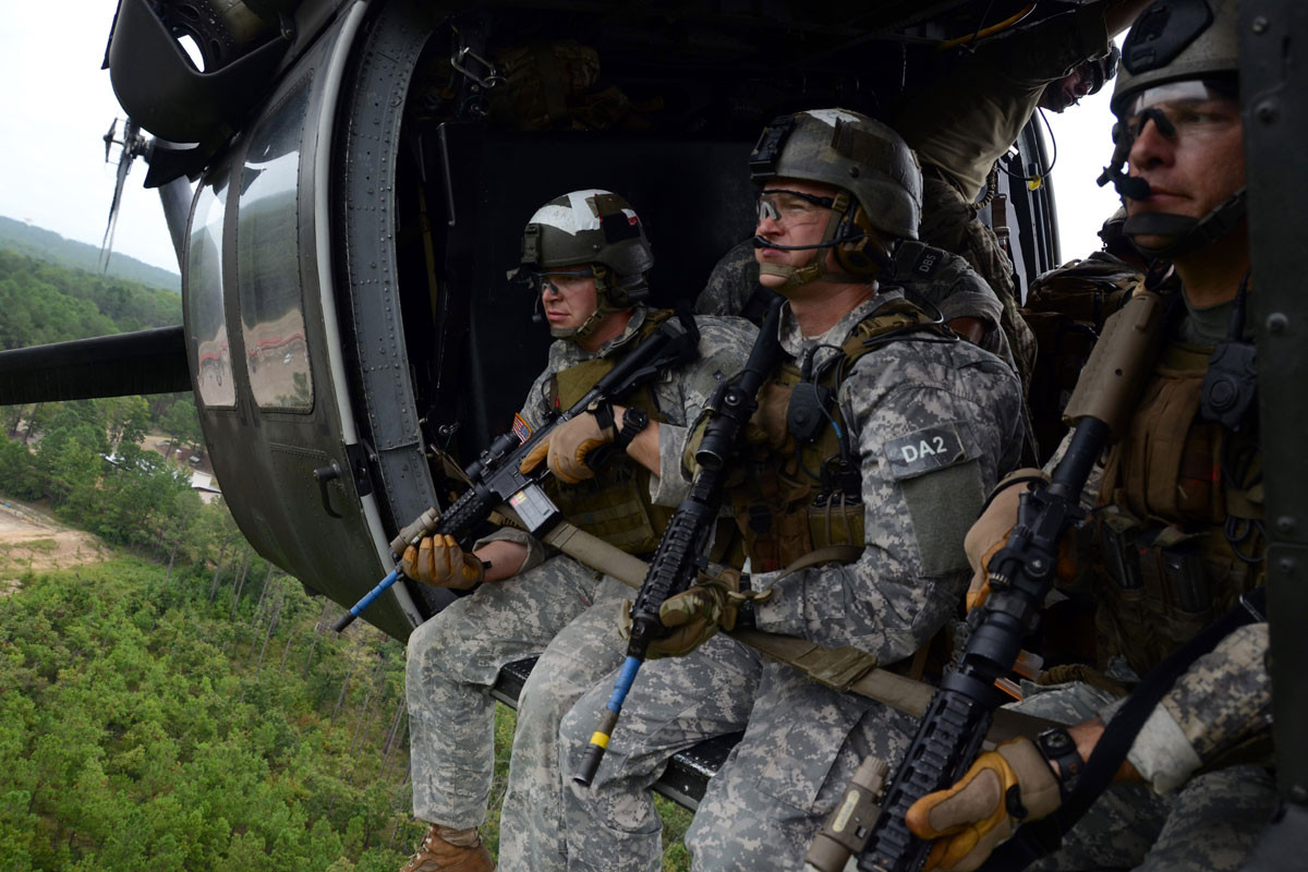 Đặc biệt, loại trực thăng này có thể vận chuyển 14 người trong tình trạng công suất tối đa. Khả năng chở quân tối đa là 20 người được trang bị nhẹ. 