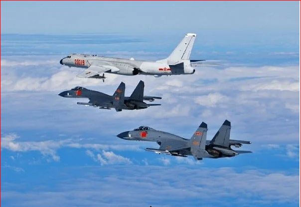 Tờ Forbes của Mỹ kết luận rằng "bất cứ khi nào tàu sân bay Mỹ tiến vào Biển Đài Loan, nhóm máy bay ném bom của Trung Quốc đều cất cánh", tạo áp lực với biên đội tàu sân bay Mỹ. 