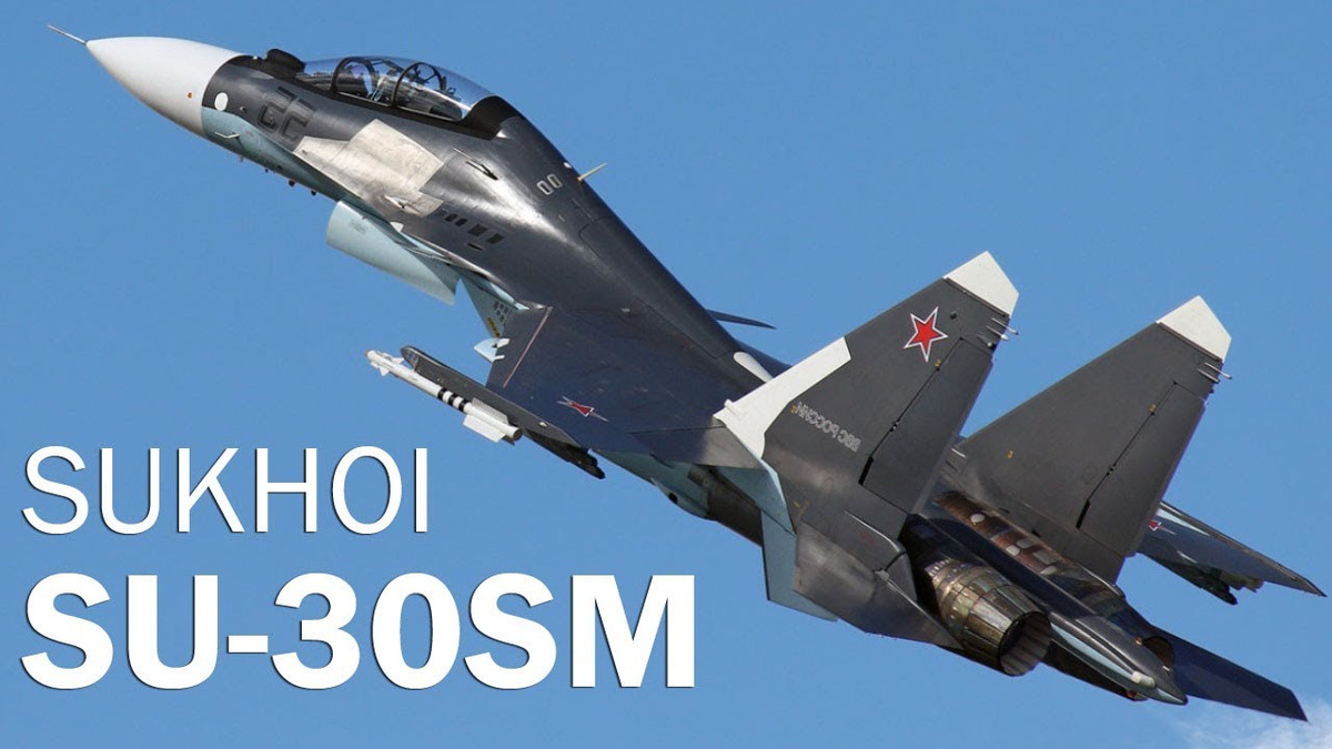 Trong khi đó, Su-30SM là một trong những máy bay chiến đấu được trang bị nhiều nhất của Lực lượng Không quân Nga; Su-30SM nặng hơn F-35, kích thước radar lớn hơn, lực đẩy lớn hơn, tốc độ nhanh hơn và trần bay cao hơn.