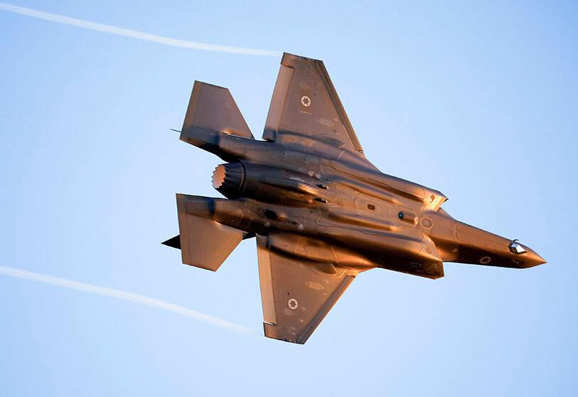 Hiện nay F-35 chỉ có thể thực hiện một số nhiệm vụ cơ bản, như không kích một số mục tiêu tầm thấp không có khả năng phòng thủ và các mục tiêu này không được bảo vệ, bằng các biện pháp đối phó tác chiến điện tử và hỏa lực phòng không mặt đất.