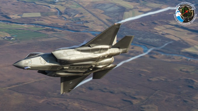 Dù F-35 đã được đưa vào trang bị từ năm 2015, nhưng loại máy bay này chỉ có khả năng chiến đấu cơ bản ban đầu và còn lâu mới sẵn sàng tham gia các cuộc chiến tranh cường độ trung bình đến cao.