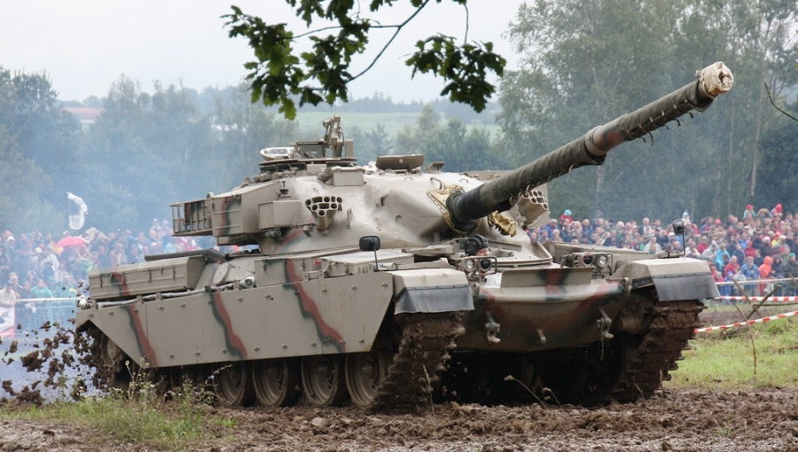 Khoản nợ khoảng 520 triệu USD của Anh đã gây xôn xao dư luận, khi Bộ trưởng Quốc phòng Ben Wallace cho biết, Chính phủ Anh đang tích cực tìm cách trả nợ cho Tehran. Mặc dù hiện nay, Mỹ đang gia tăng áp lực kinh tế đối với Iran; vậy hành động trả nợ của London chắc chắn sẽ gây xung đột với Washington. 