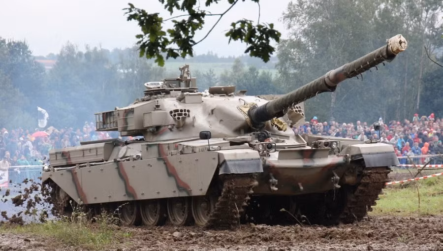 Khoản nợ khoảng 520 triệu USD của Anh đã gây xôn xao dư luận, khi Bộ trưởng Quốc phòng Ben Wallace cho biết, Chính phủ Anh đang tích cực tìm cách trả nợ cho Tehran. Mặc dù hiện nay, Mỹ đang gia tăng áp lực kinh tế đối với Iran; vậy hành động trả nợ của London chắc chắn sẽ gây xung đột với Washington. 