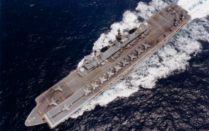 Iran khi đó cũng được cho là đang xem xét mua lại một tàu sân bay và tàu chiến lớp Invincible từ Anh, đồng thời được coi là đối tác quốc phòng thân thiết nhất của Khối phương Tây ở Trung Đông và là bức tường thành chống lại cả Chủ nghĩa Dân tộc Ả Rập và Liên Xô.