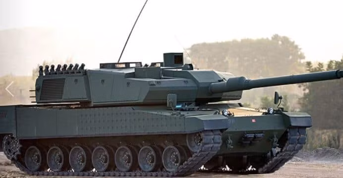 Đức là một trong số các quốc gia châu Âu đã áp đặt các hạn chế về thương mại quân sự với Thổ Nhĩ Kỳ. Lý do của lệnh cấm vận vũ khí, là sự tham gia của người Thổ vào cuộc nội chiến ở Syria. 